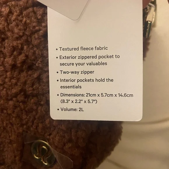 💕NEW💕 Lululemon Brown Textured Fleece Bag with Zipper - Picture 4 of 7